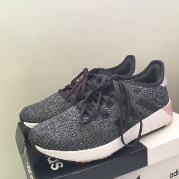 BRAND NEW women adidas questar running shoes size US 7 - Picture 6 of 6